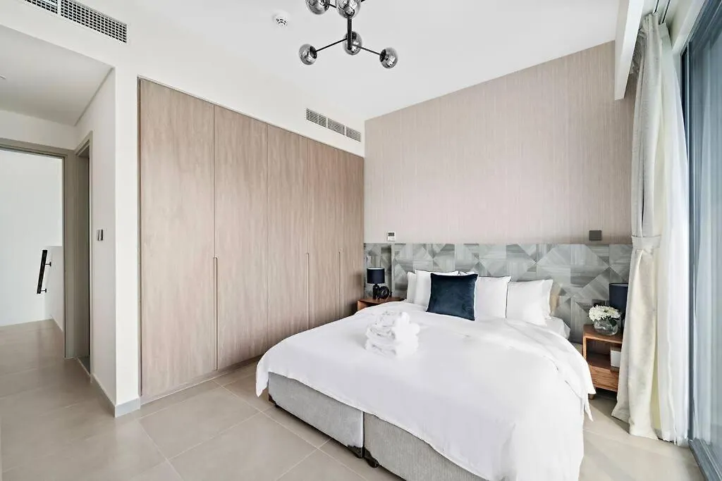 Relaxing Staycation - Villa With Community Pool Ντουμπάι