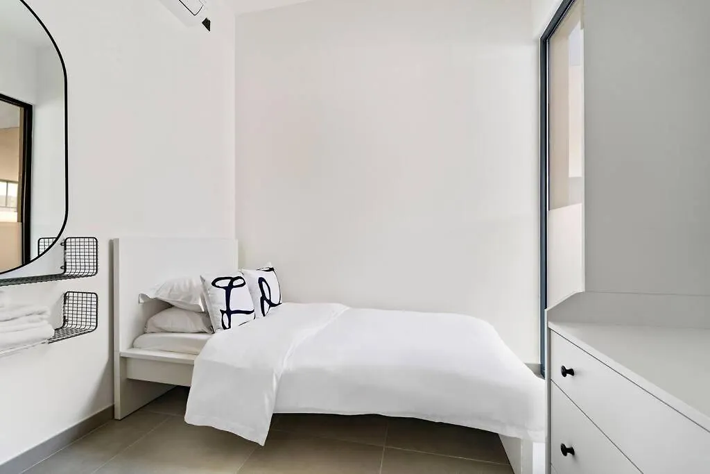 Relaxing Staycation - Villa With Community Pool Dubai